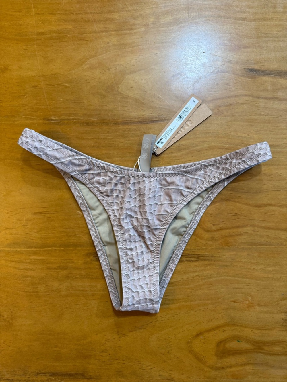 SKIMS SIGNATURE SWIM CHEEKY TANGA BIKINI BOTTOM DUNE CROCODILE PRINT S